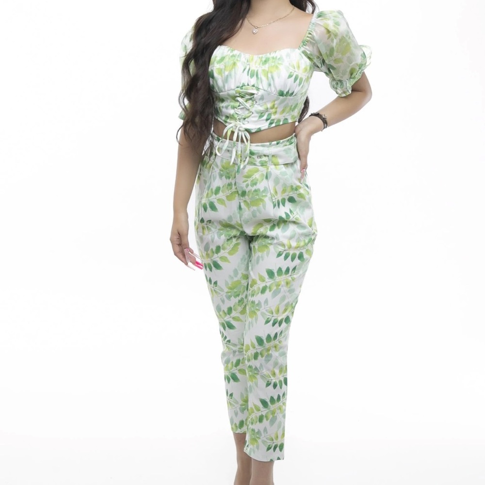 Delaney pant size large from a local boutique